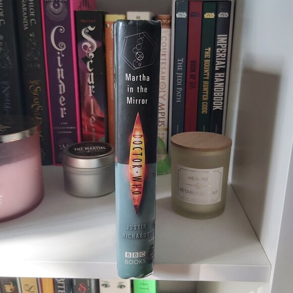 Doctor Who Martha in the Mirror by Justin Richards - Picture 3 of 3